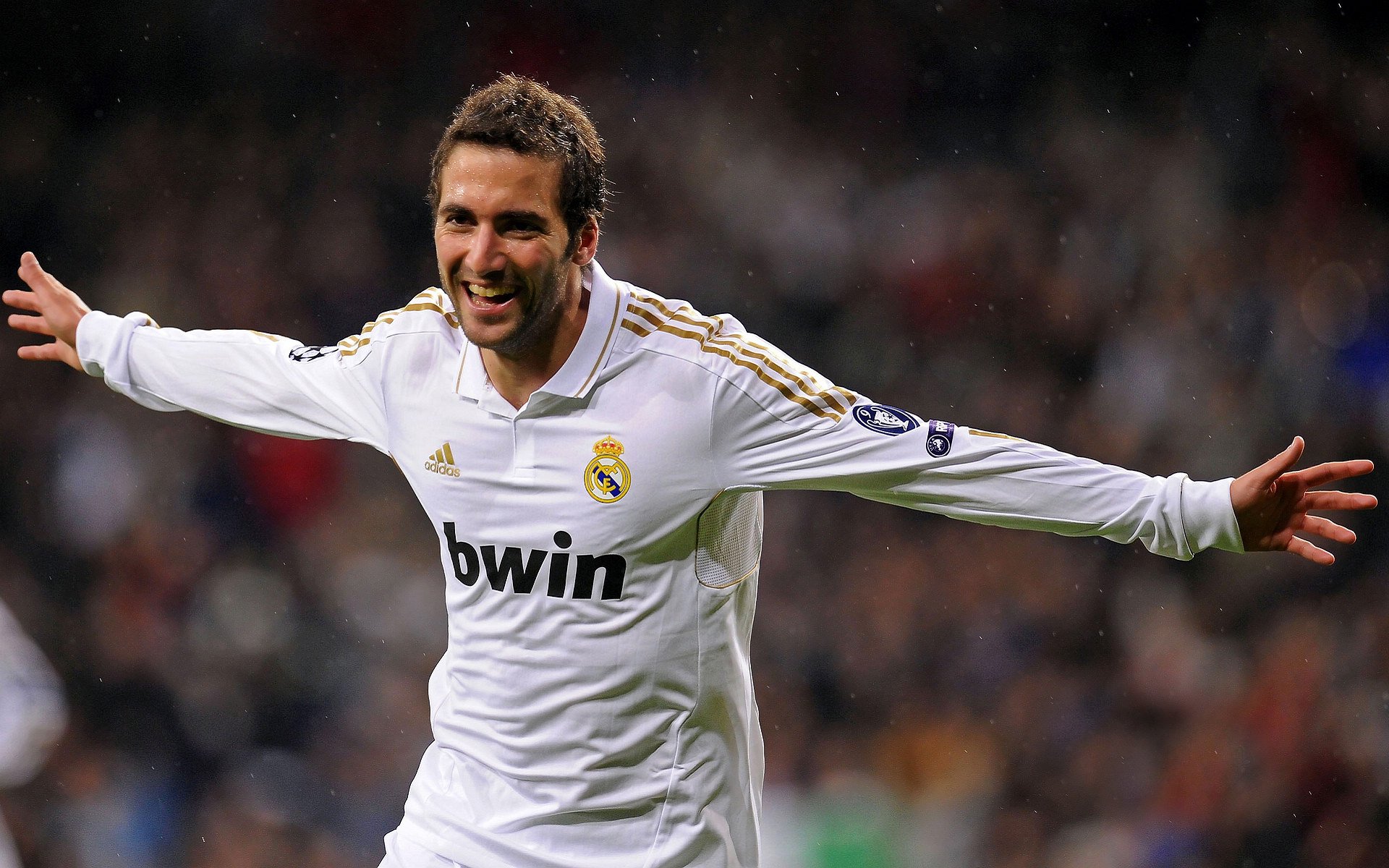 东契奇焦点对战，姆巴佩与尤文图斯80分钟激战，胜负难料赢得满堂喝彩